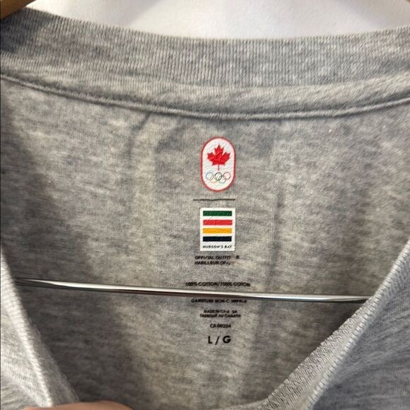 Hudson’s Bay Olympic Gray and Red Men's Shirt - Picture 2 of 5